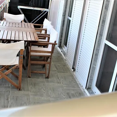 Apartament House Giota *